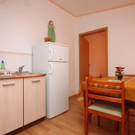 Gradac 6820b Apartment *