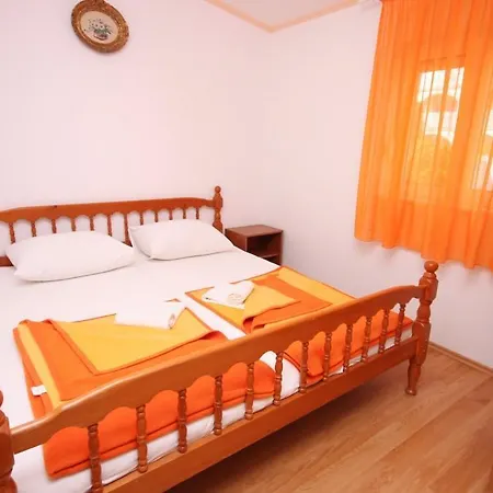 Gradac 6820b